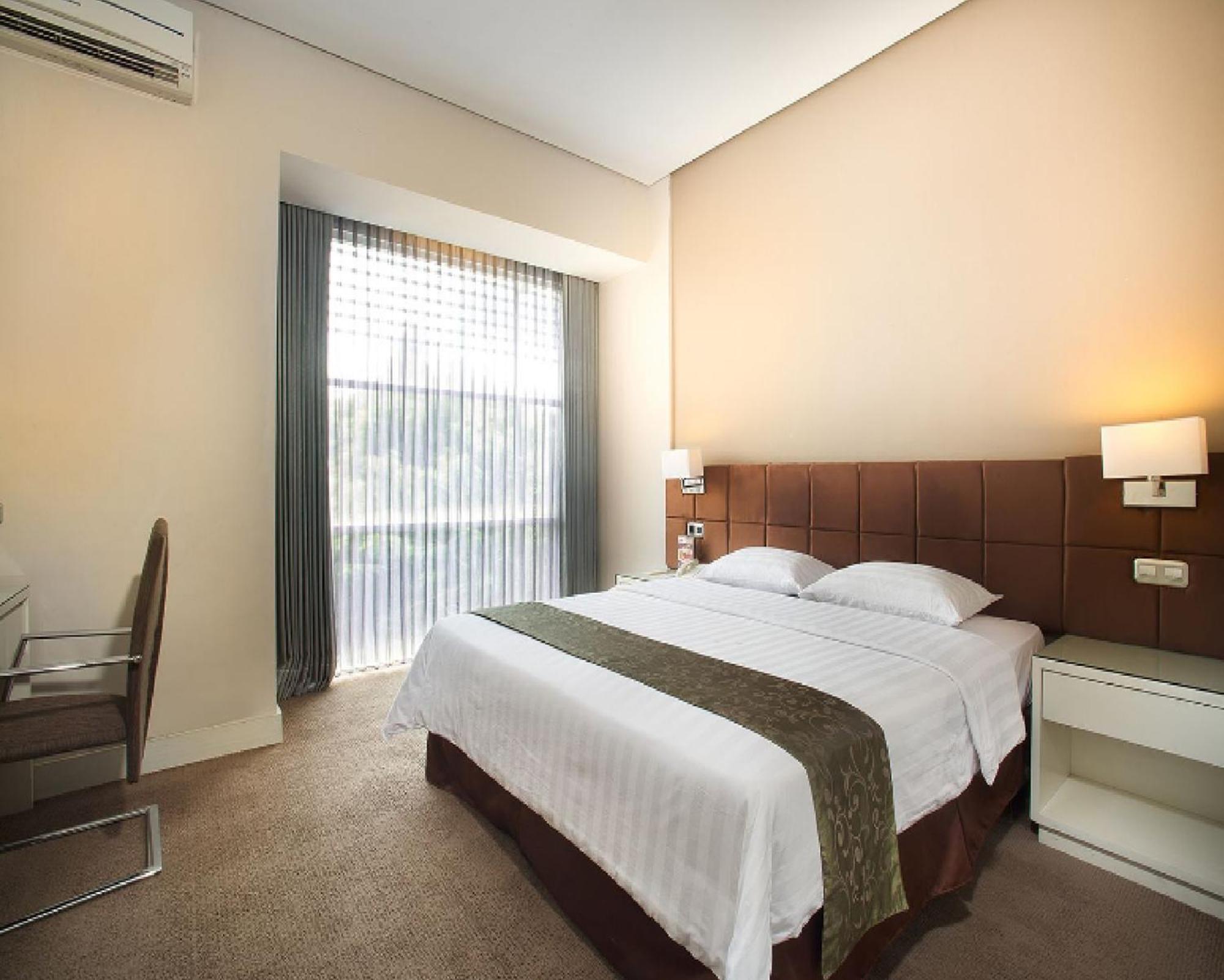 Grand Kecubung Hotel Pangkalanbuun Extérieur photo