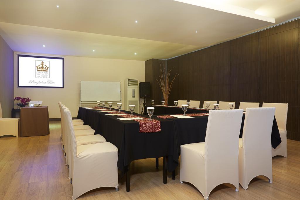Grand Kecubung Hotel Pangkalanbuun Extérieur photo