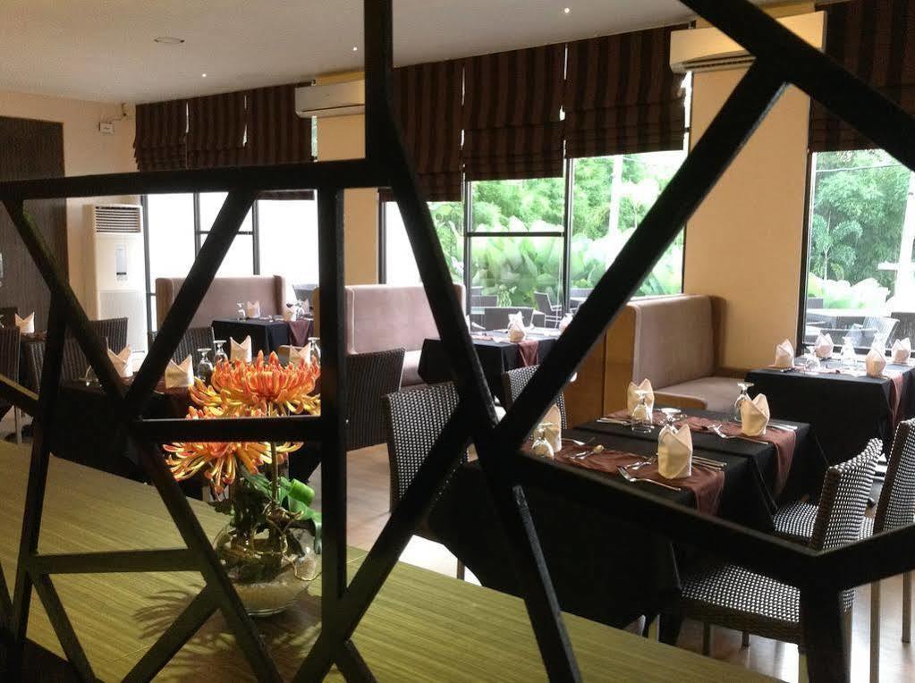 Grand Kecubung Hotel Pangkalanbuun Extérieur photo