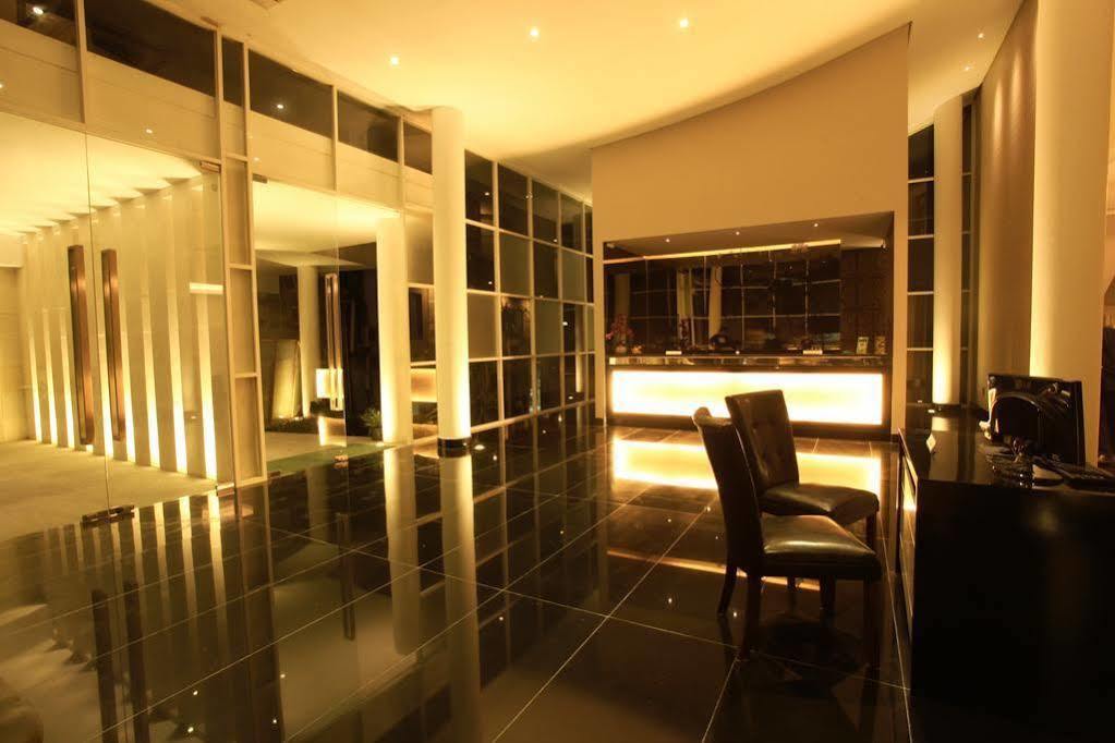 Grand Kecubung Hotel Pangkalanbuun Extérieur photo