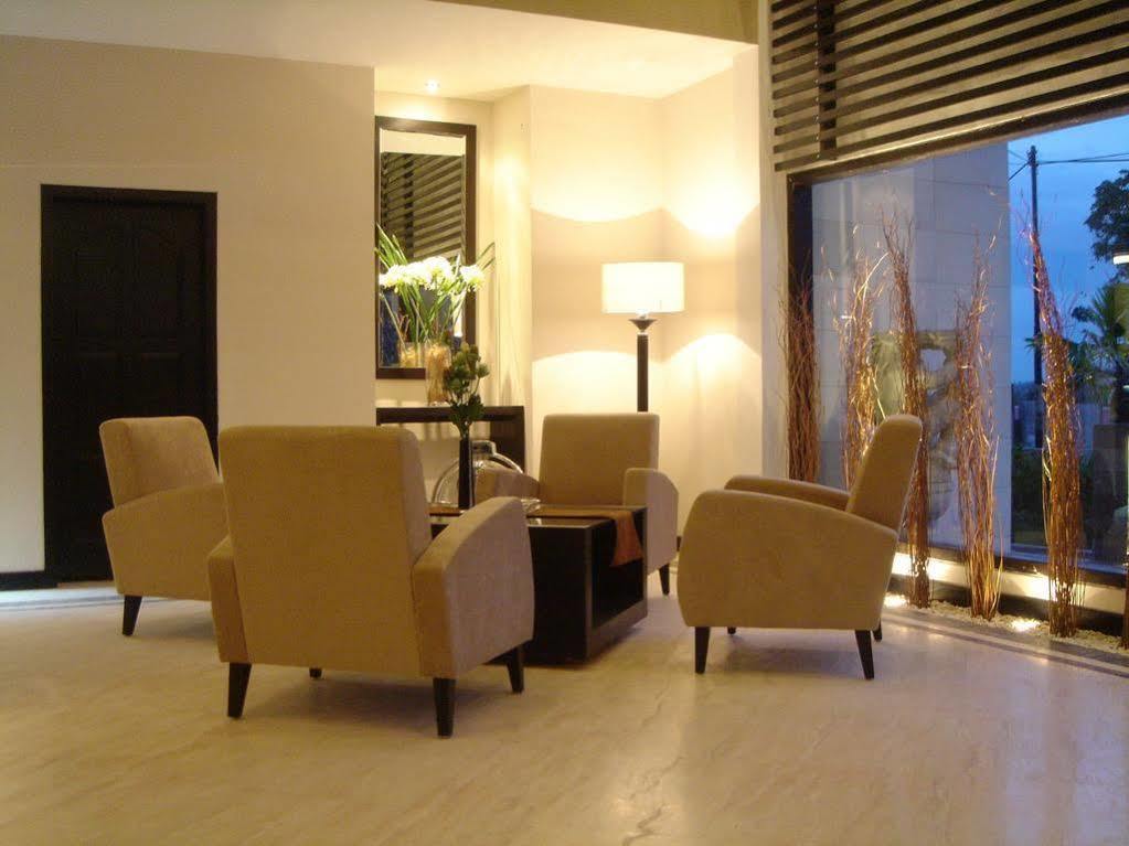 Grand Kecubung Hotel Pangkalanbuun Extérieur photo