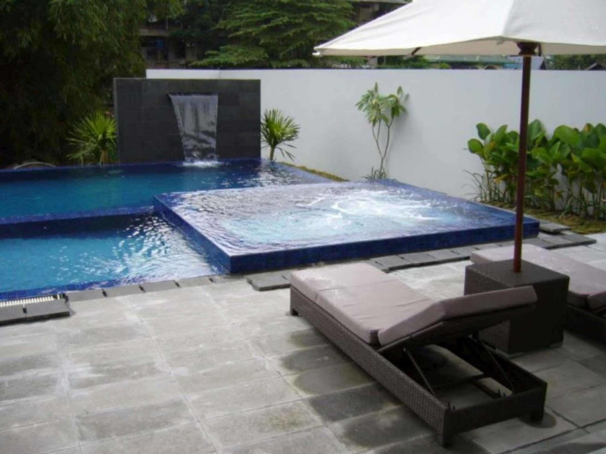 Grand Kecubung Hotel Pangkalanbuun Extérieur photo